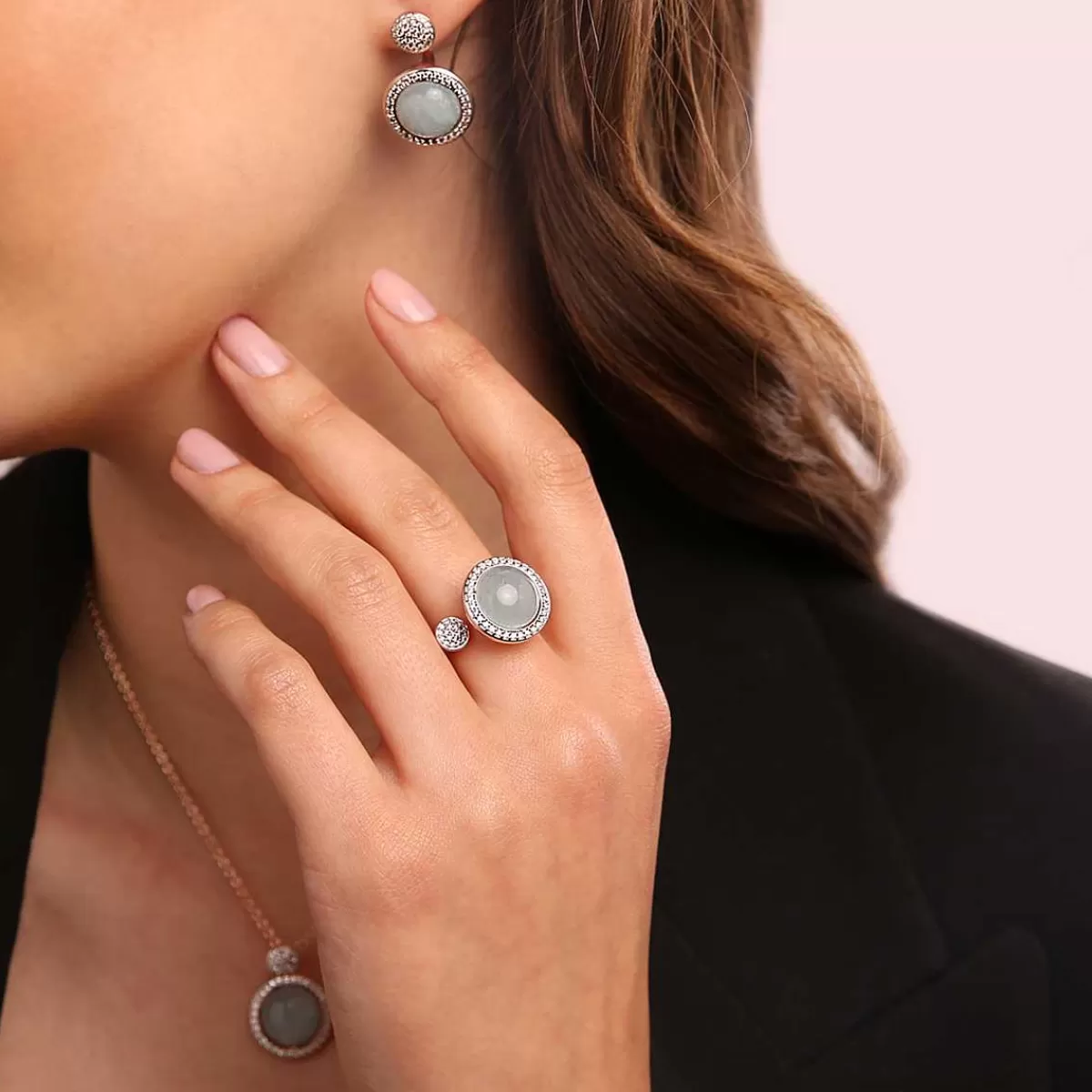 New Anello Contrarie Con Pietra Naturale Tonda E Pave Di Cubic Zirconia Anelli