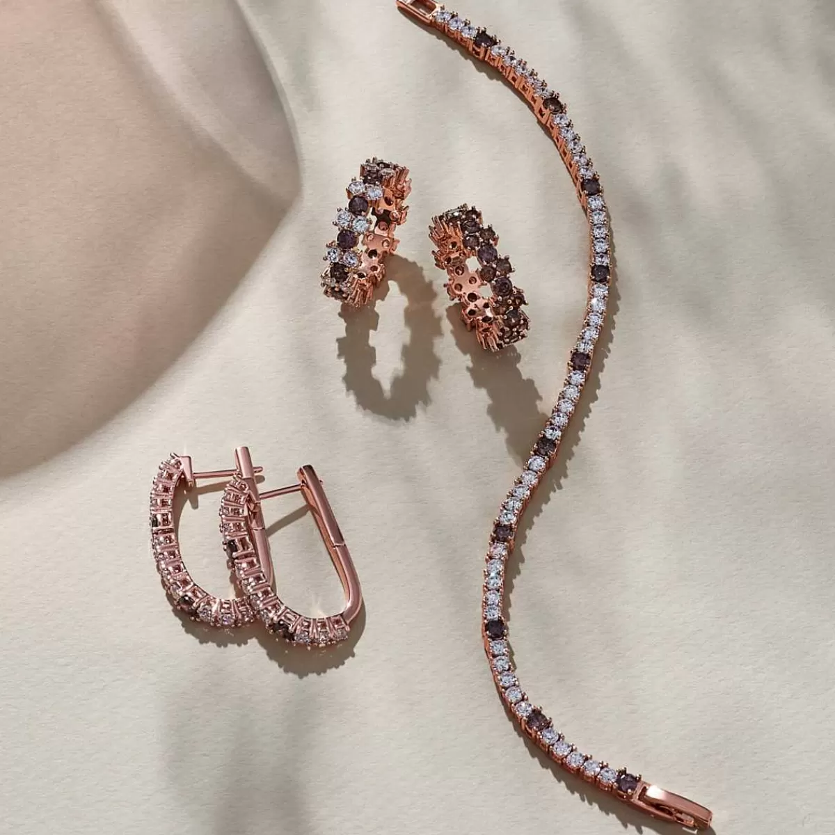 Sale Anello Veretta Bicolore Con Zirconi Cubici Anelli