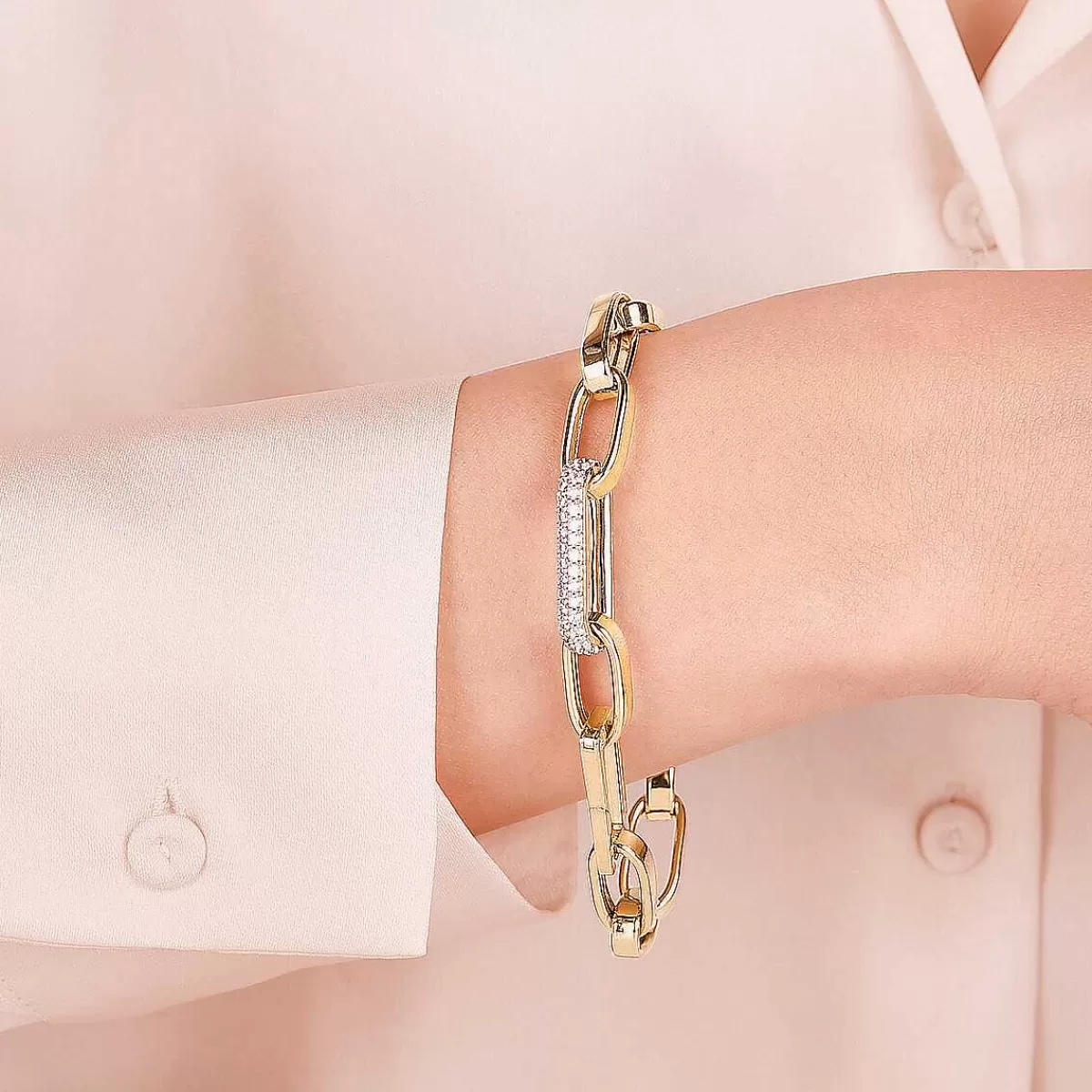 Online Bracciale A Catena Spessa Con Graffetta Dorata Ed Elemento In Pave Bracciali