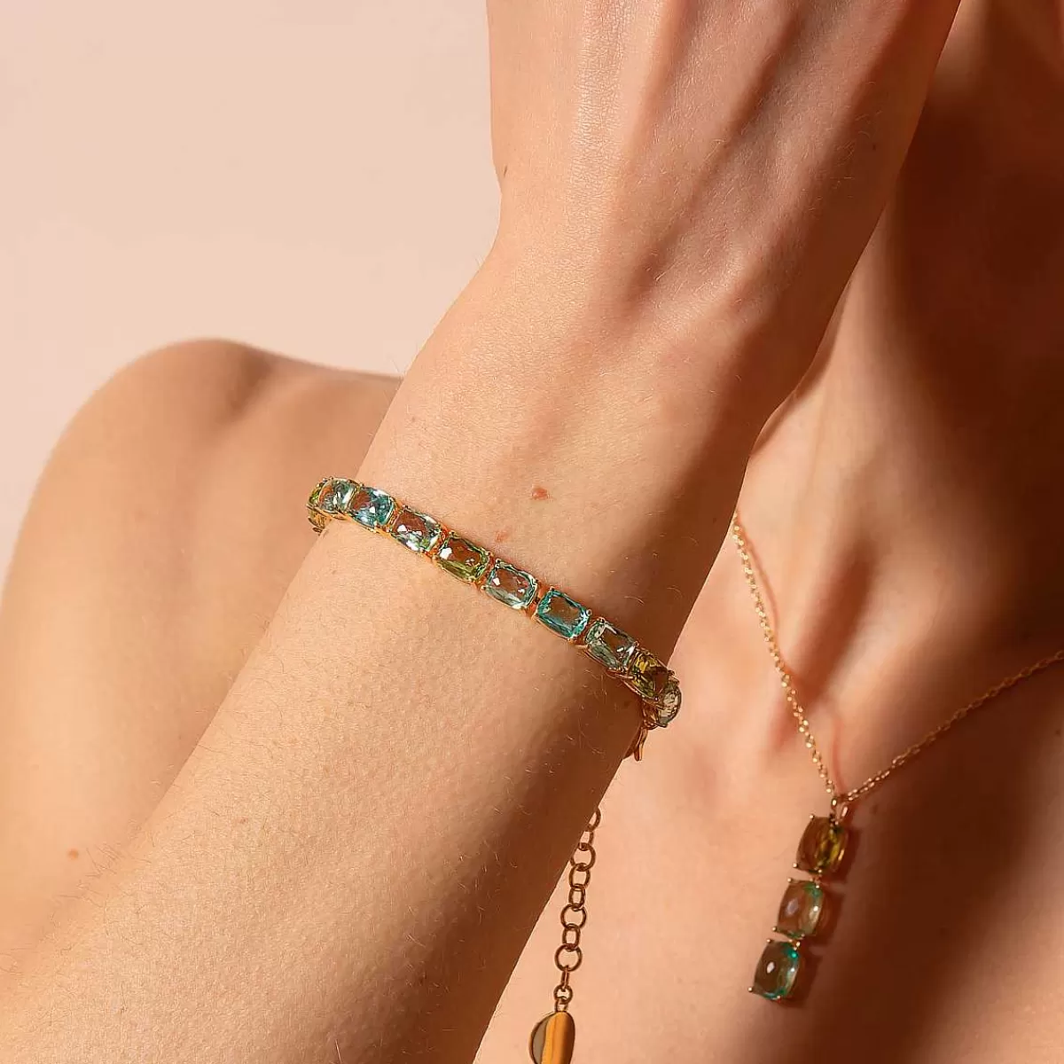 Hot Bracciale Tennis Dorato Con Gemma Prisma Verde E Blu Con Taglio A Mosaico Bracciali