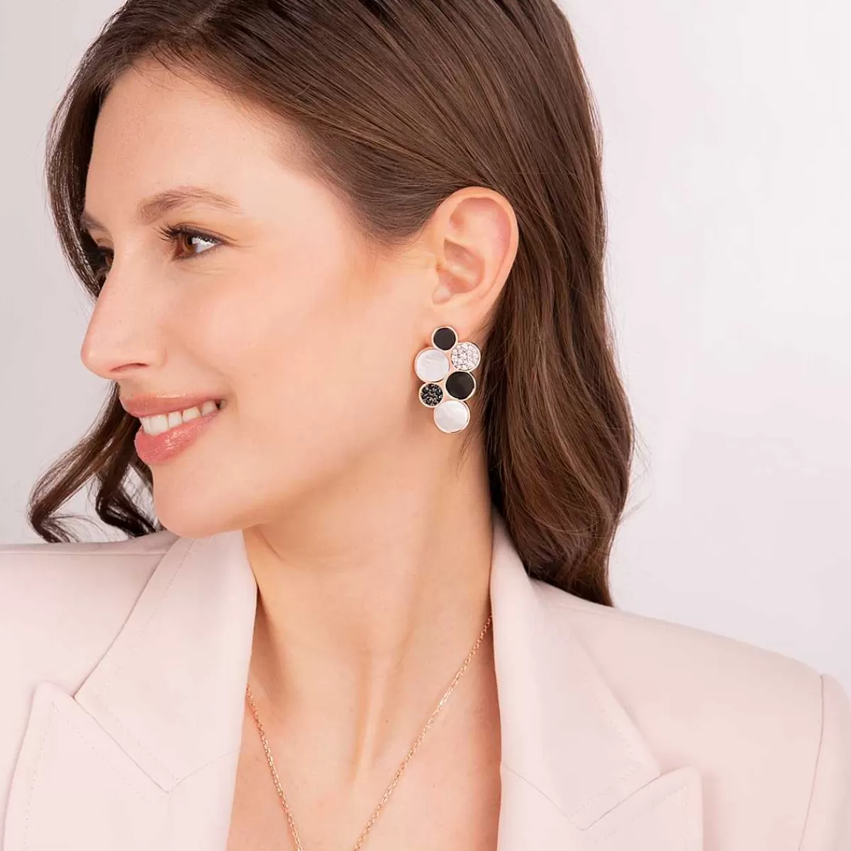 Clearance Collana Con Pendente A Grappolo In Madreperla Bianca, Onice Nero E Zirconi Cubici Collane