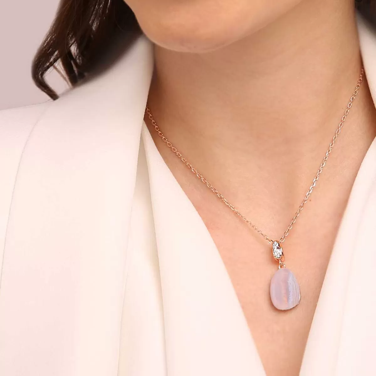 Sale Collana Con Pendente Goccia In Pietra Naturale E Cubic Zirconia Collane