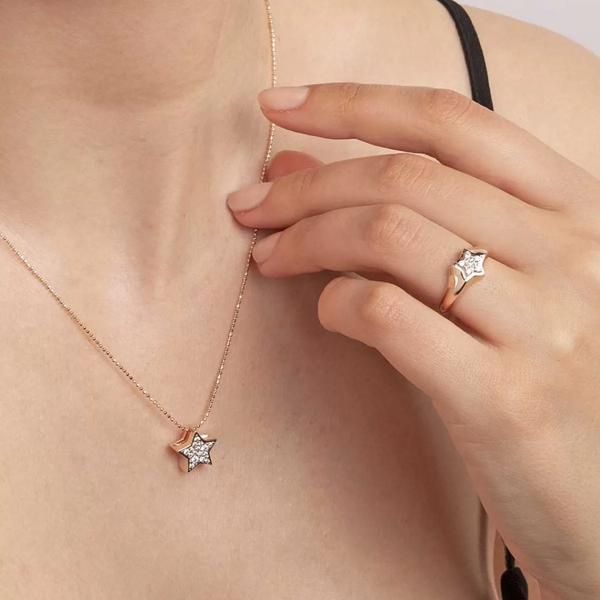 New Collana Dorata Con Pendente Stella In Pave Di Zirconi Cubici Collane