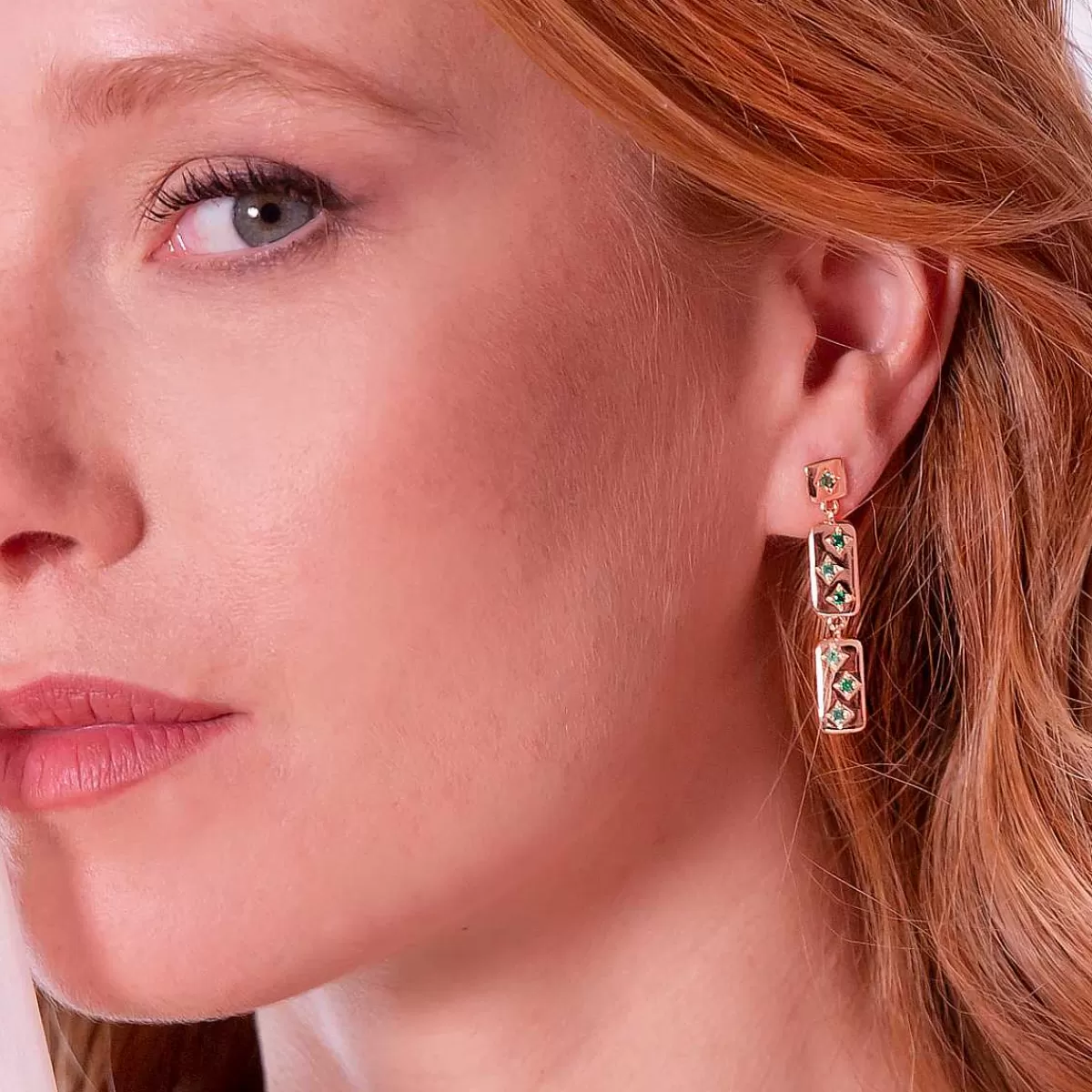 Fashion Orecchini Pendenti Etoile Con Elementi Rettangolari E Punti Luce In Cubic Zirconia Orecchini